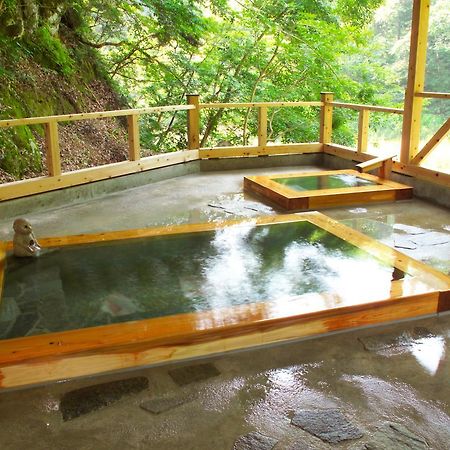 Готель Yamada Onsen Genenro Тояма Екстер'єр фото