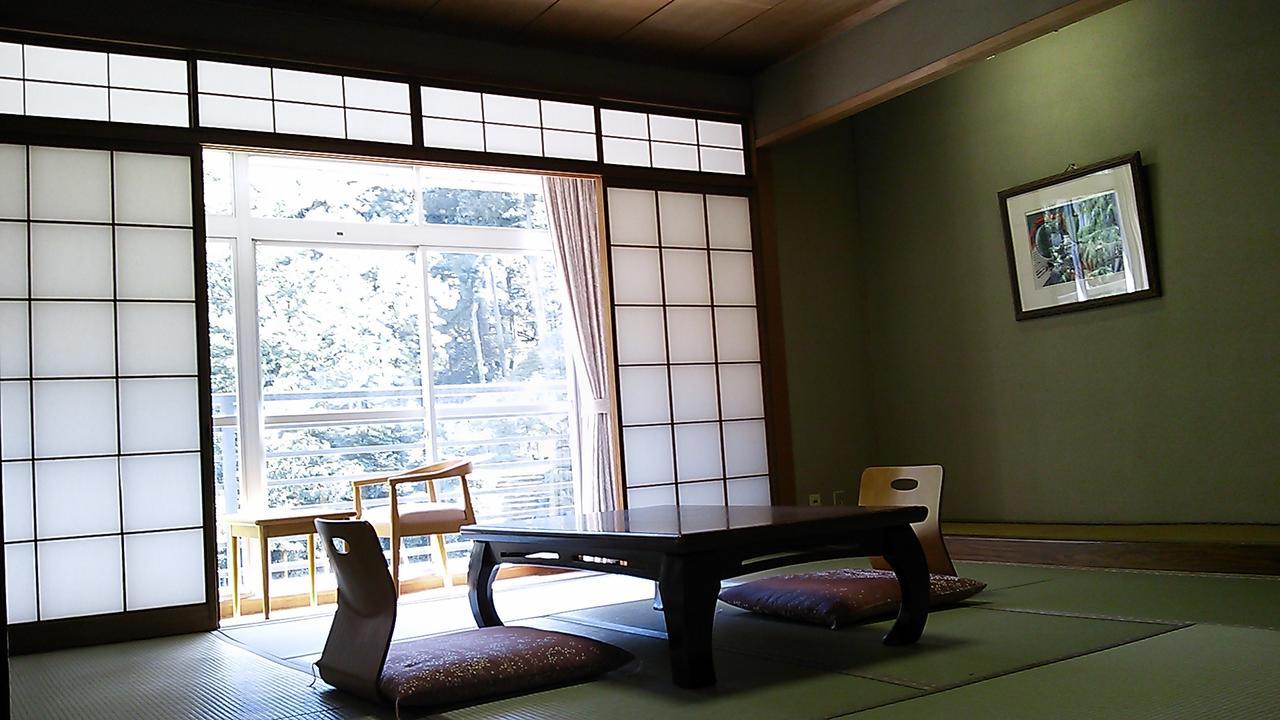 Готель Yamada Onsen Genenro Тояма Екстер'єр фото
